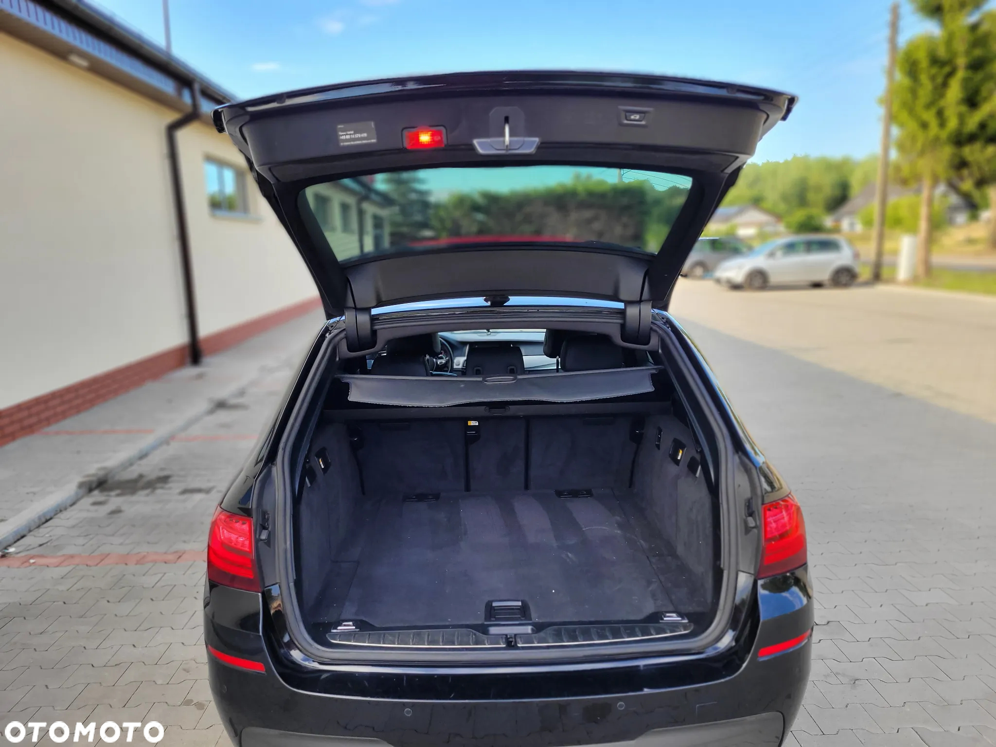BMW Seria 5 530d xDrive Touring - 10