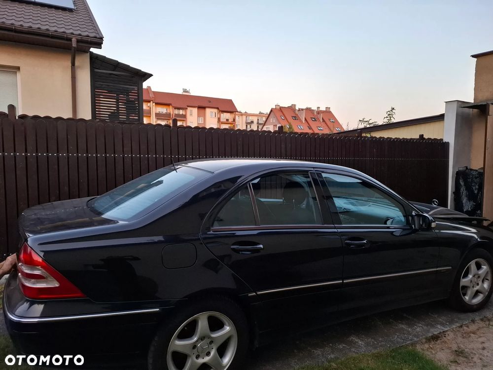 Mercedes-Benz Klasa C 200 T CDI Elegance - 3