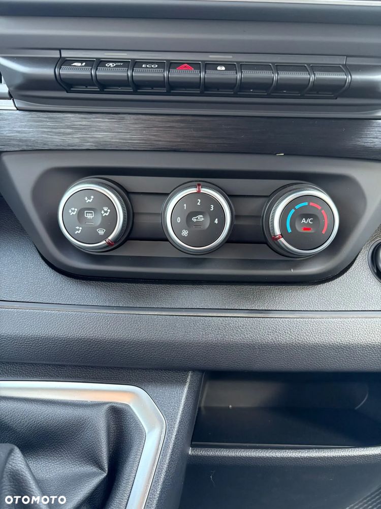 Renault Trafic L1H1 2.0dCi 150 KM - 19