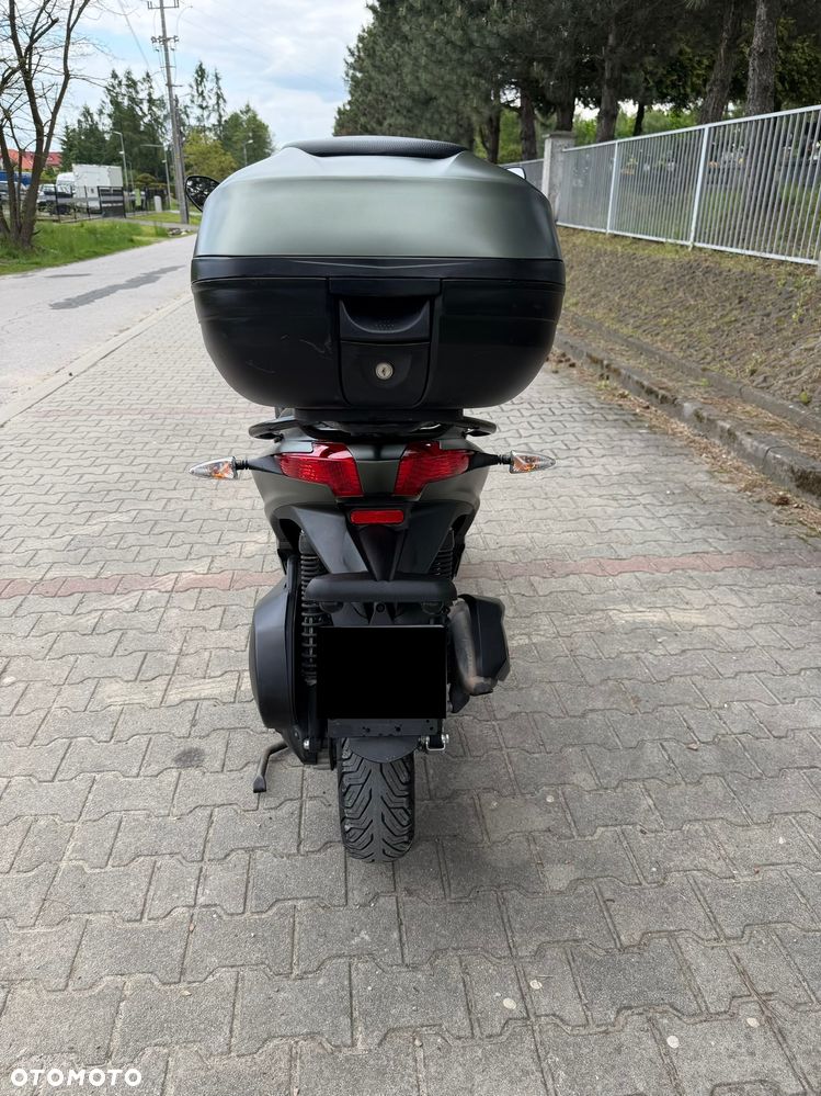 Piaggio MP-3 - 2
