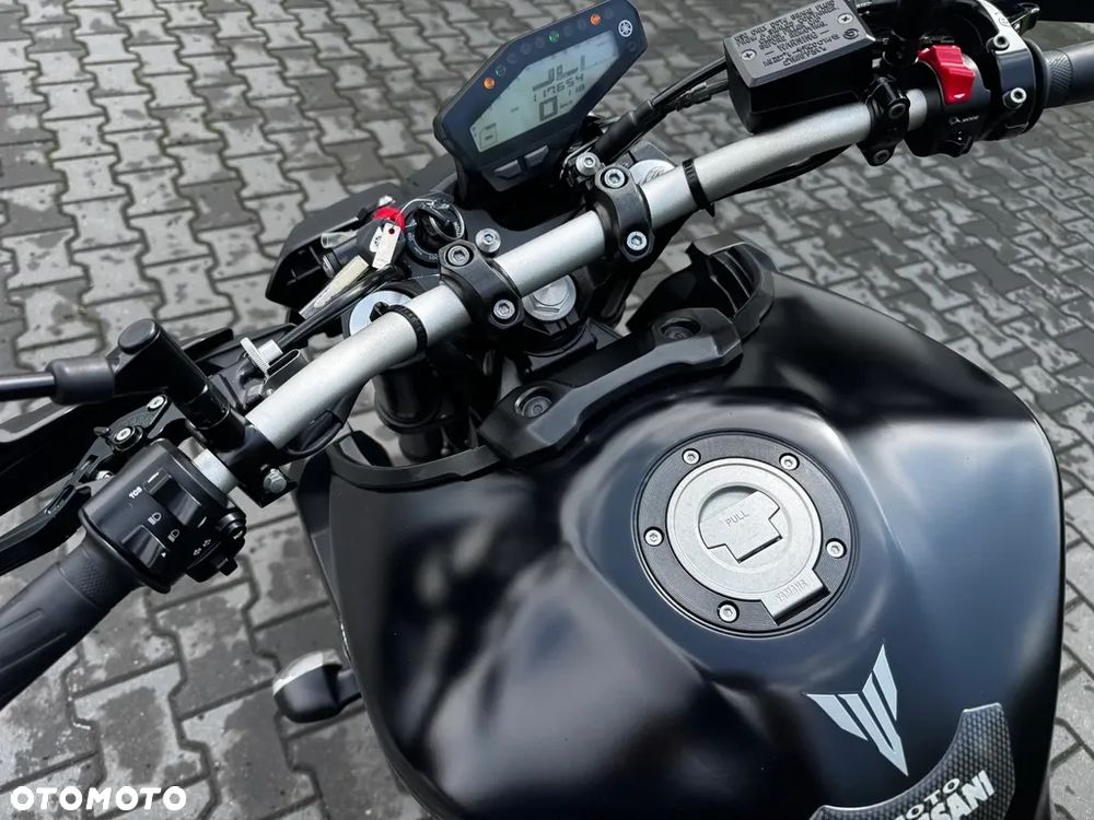 Yamaha MT - 30