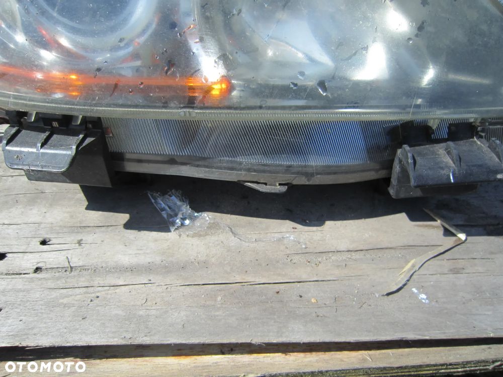 Lampa przód przednia prawa Mazda 3 II BL Anglik - 2