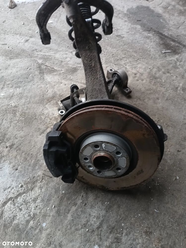 Volvo S90 II V90 II Zwrotnica Wahacz Amortyzator Lewy 31682225 - 2