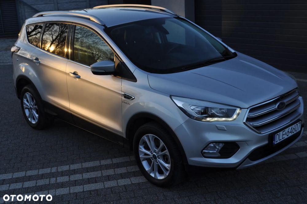 Ford Kuga 2.0 TDCi 2x4 Titanium - 38