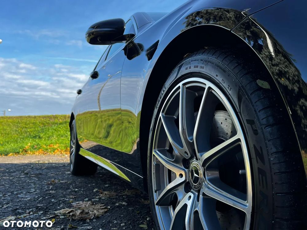 Mercedes-Benz Klasa E 300 de AMG - 14