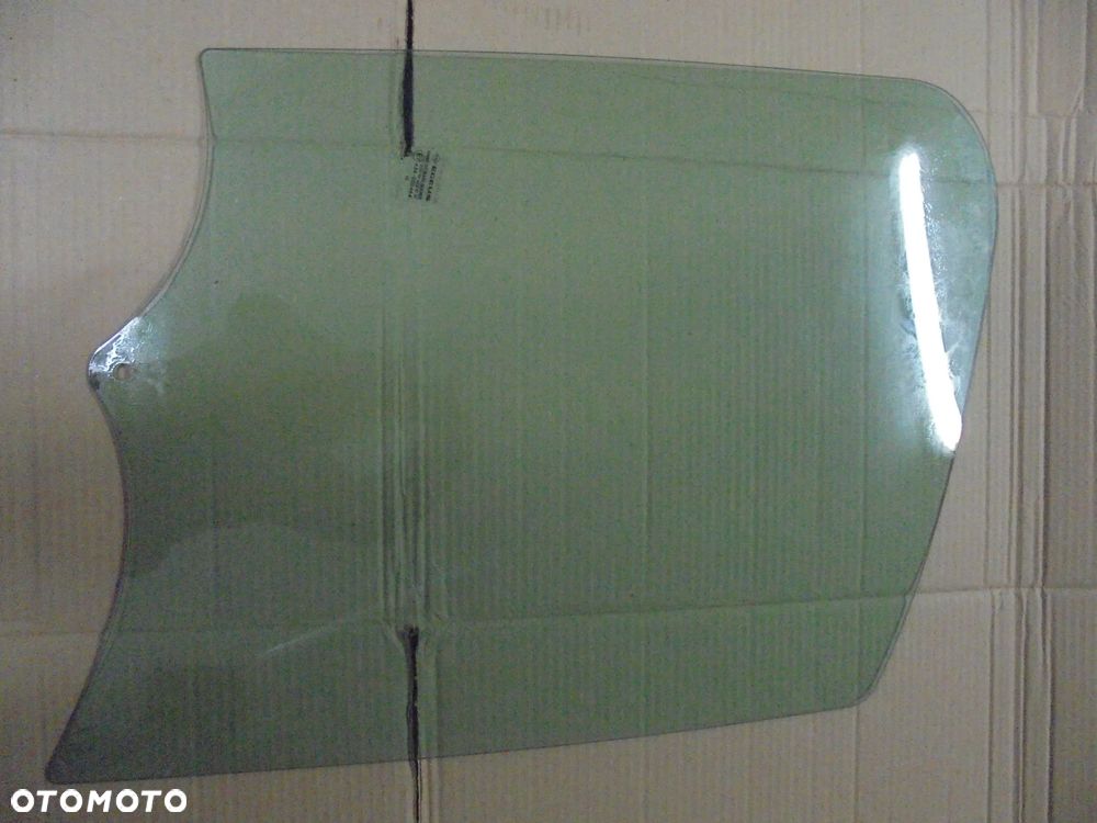 SZYBA PRAWA DUŻA RENAULT TRAFIC 2014-2019 OPUSZCZANA