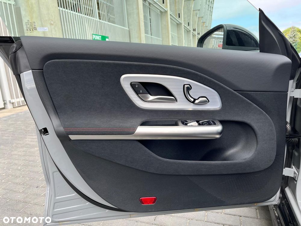 Mercedes-Benz CLA - 18