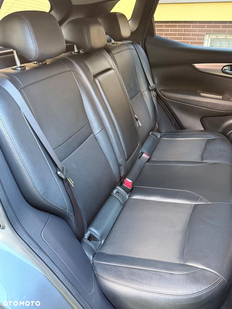 Nissan Qashqai 1.6 DCi Tekna Xtronic - 26