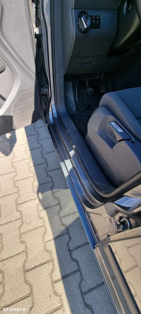 Volkswagen Touran 1.9 TDI Basis - 3