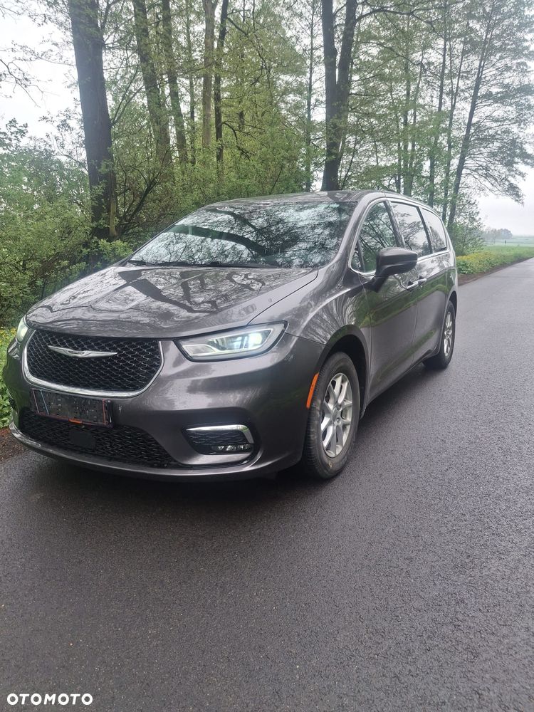 Chrysler Pacifica - 1