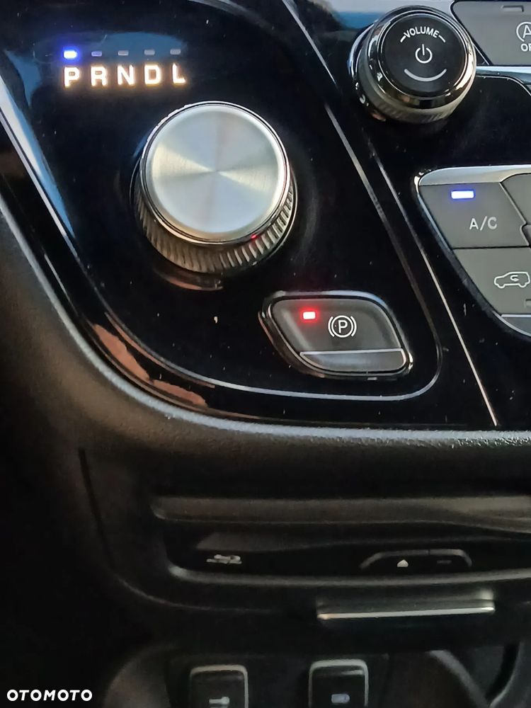 Chrysler Pacifica - 17