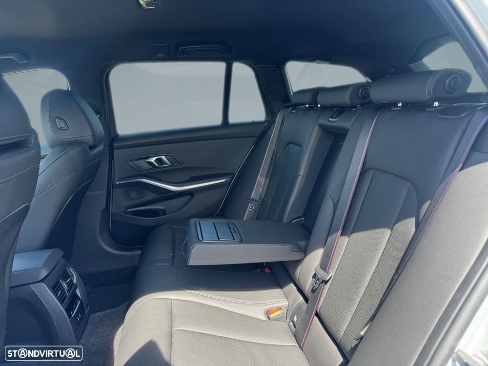 BMW 320 d Pack Desportivo M Pro Auto — fotografia 15