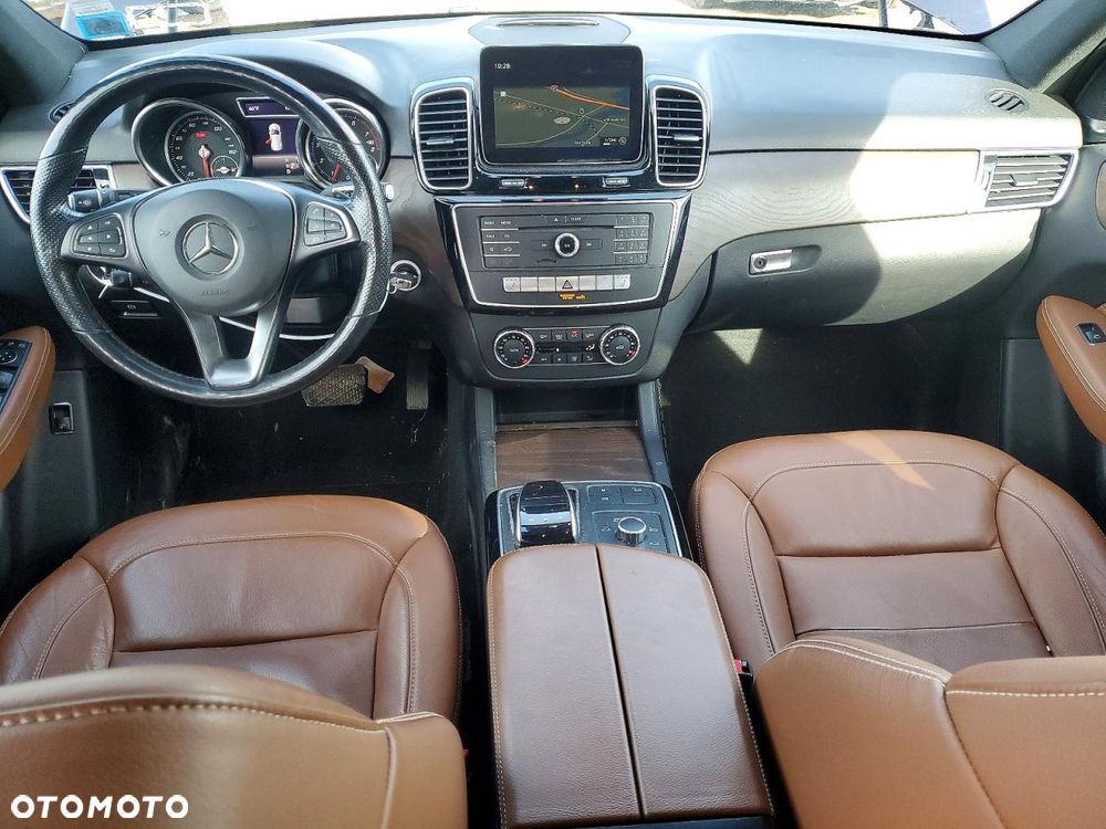 Mercedes-Benz GLE - 10