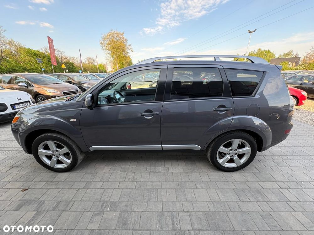 Mitsubishi Outlander - 8