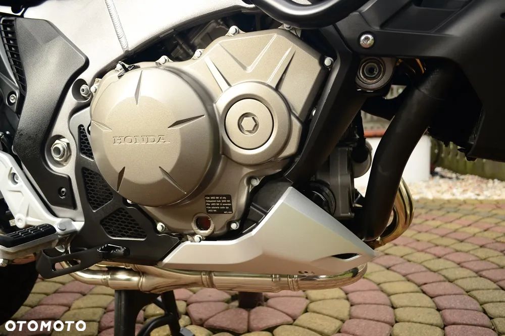Honda VFR - 11