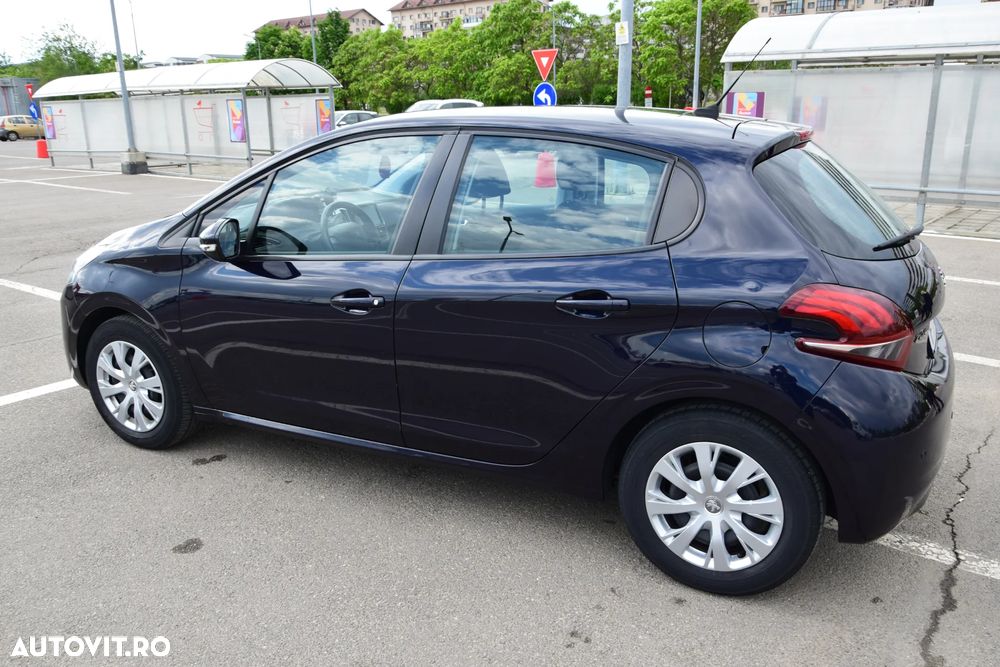 Peugeot 208 1.2 L PureTech Active - 10