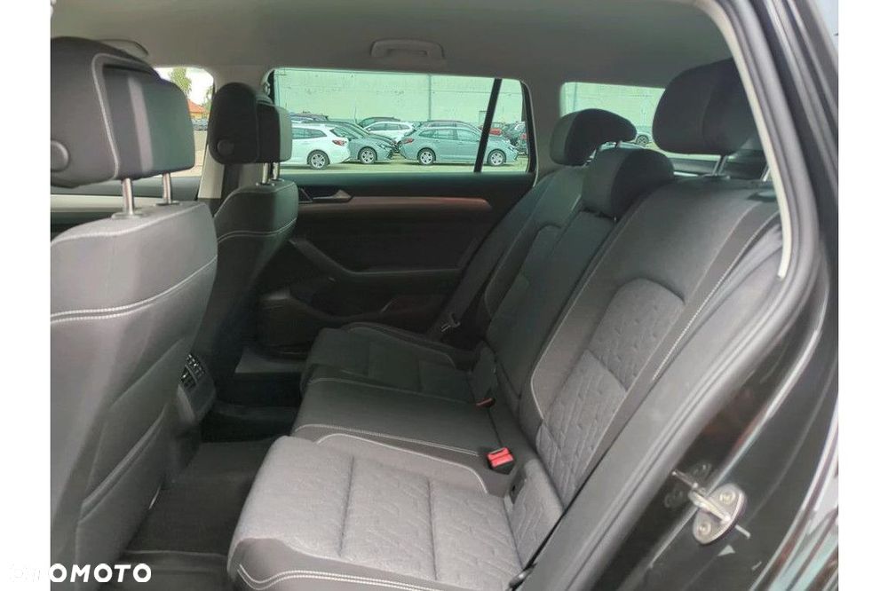 Volkswagen Passat Variant 2.0 TDI SCR Business DSG - 6