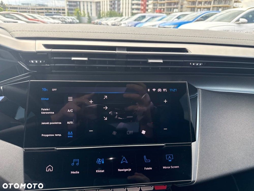 Peugeot 408 1.6 Plug-In Hybrid 225 GT EAT8 - 19