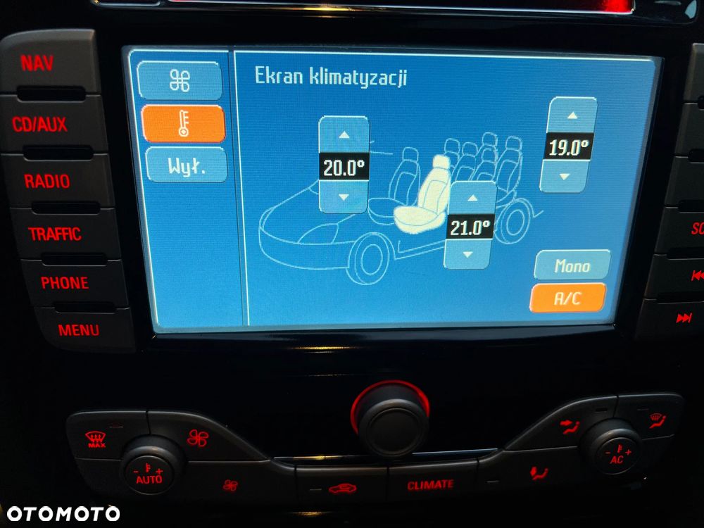 Ford Galaxy 2.0 EcoBoost Titanium - 29