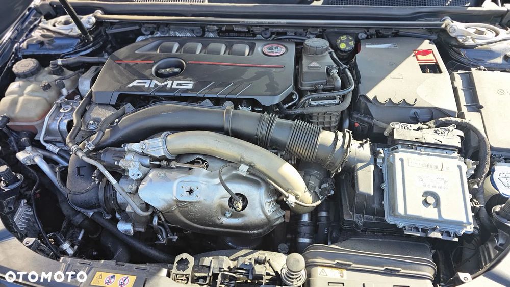 Mercedes-Benz CLA AMG 35 4-Matic 7G-DCT - 17