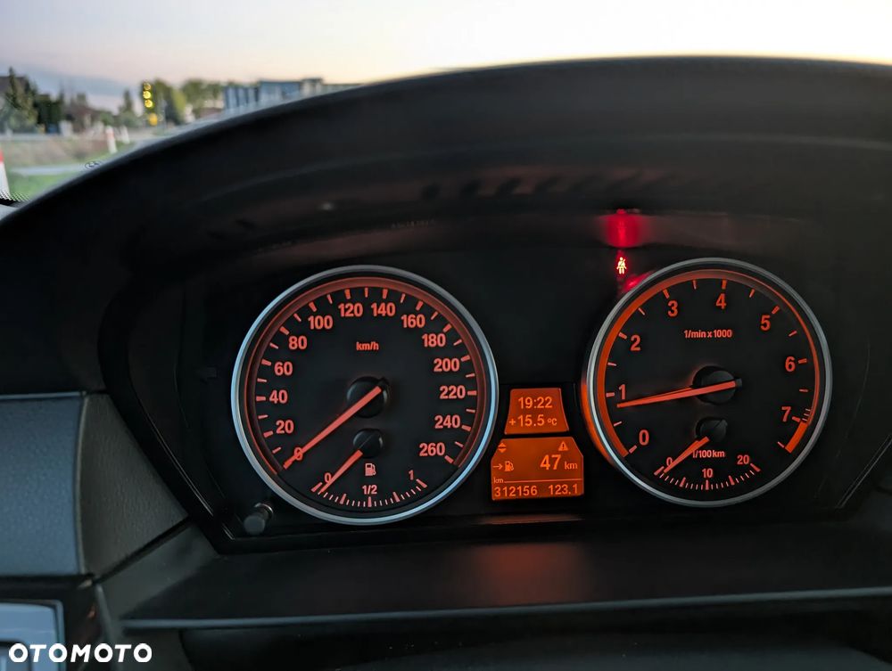 BMW Seria 5 520i - 10