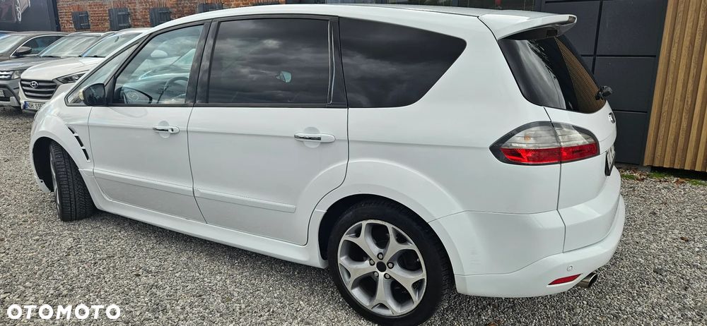 Ford S-Max - 11