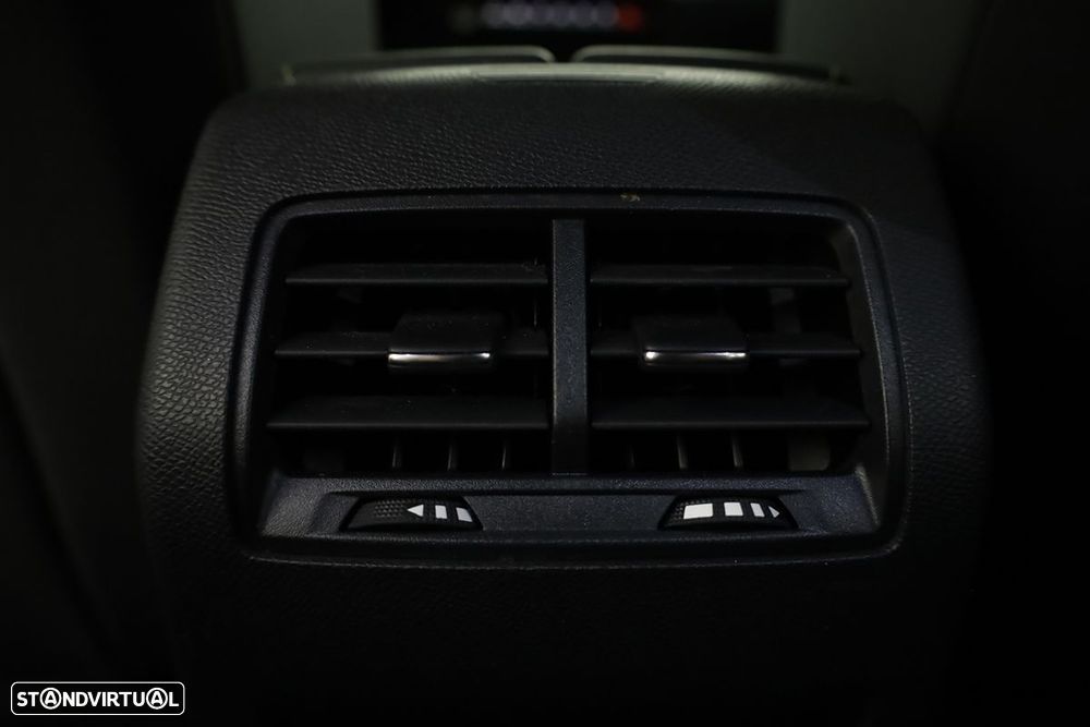 Peugeot 308 SW 1.2 PureTech GT EAT8 - 22