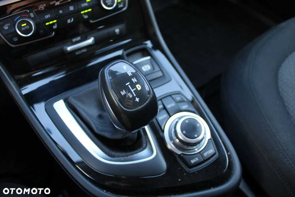 BMW Seria 2 220d Active Tourer xDrive Sport-Aut Sport Line - 21