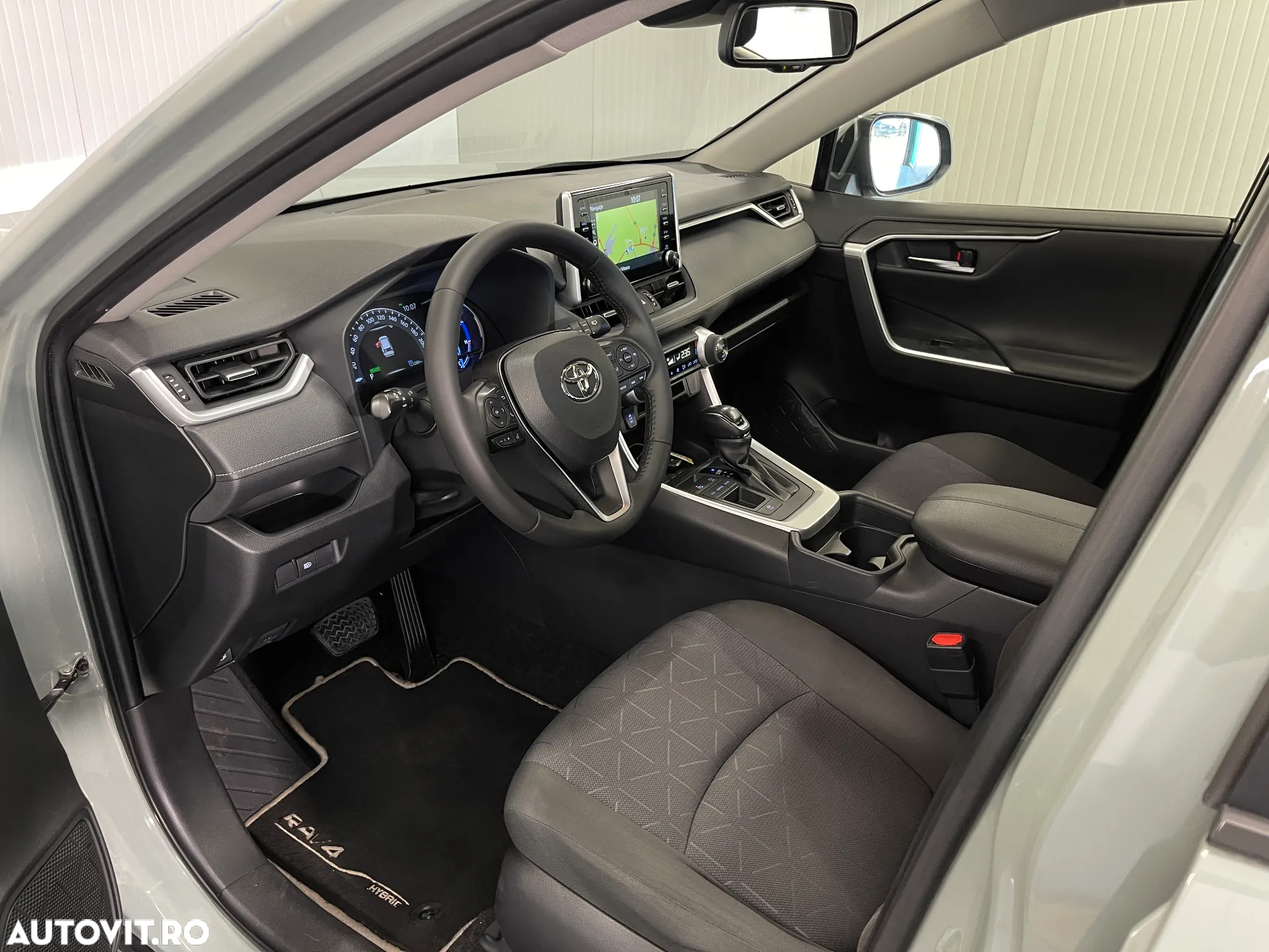 Toyota RAV4 - 5