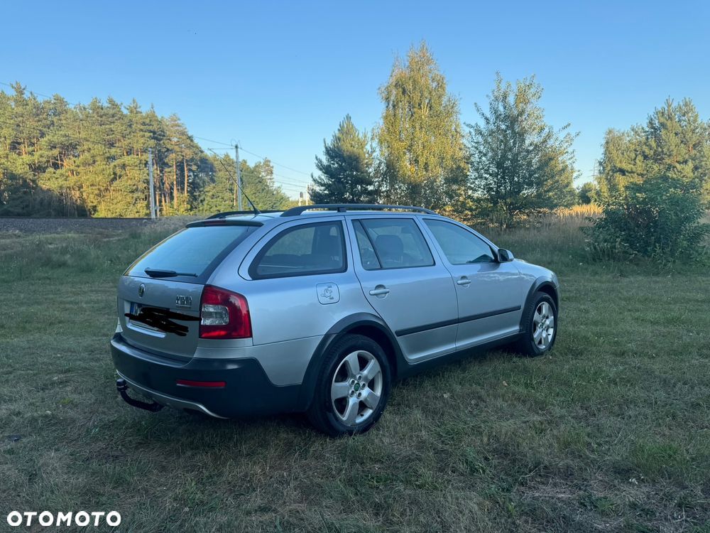 Skoda Octavia Scout 2.0 TDI DPF - 11