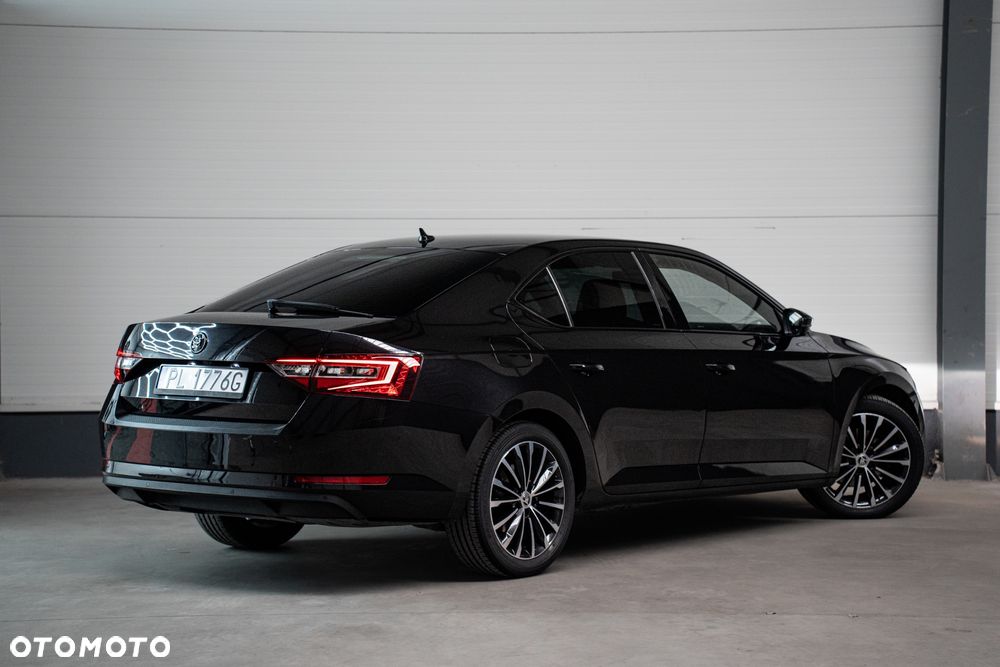 Skoda Superb 2.0 TDI DSG Premium Edition - 9