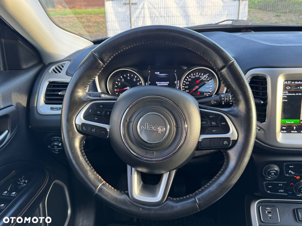 Jeep Compass - 24