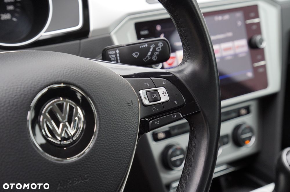 Volkswagen Passat - 23