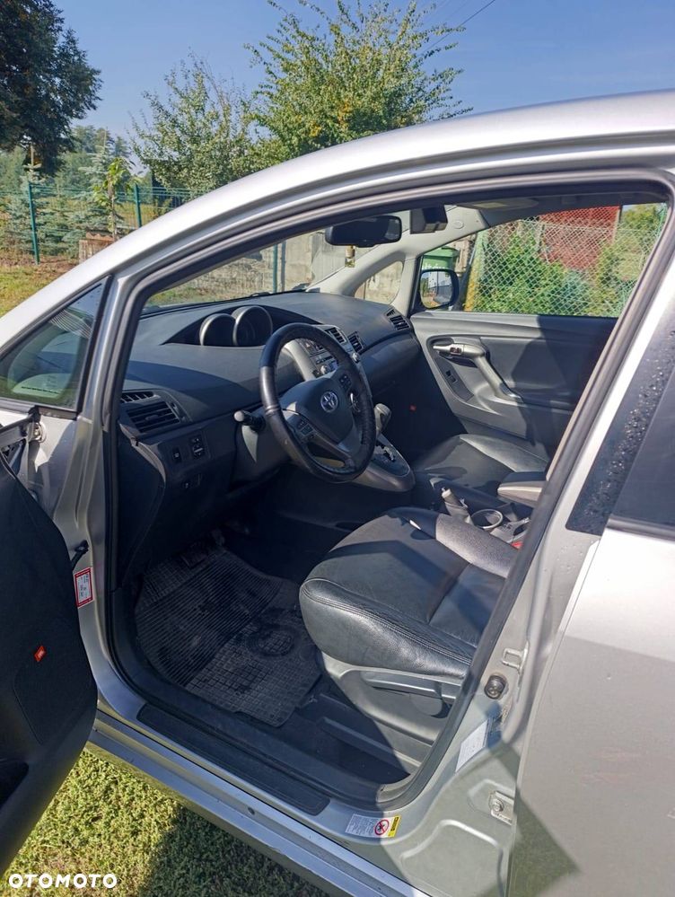Toyota Verso 2.2 D-CAT Prestige 7os - 9