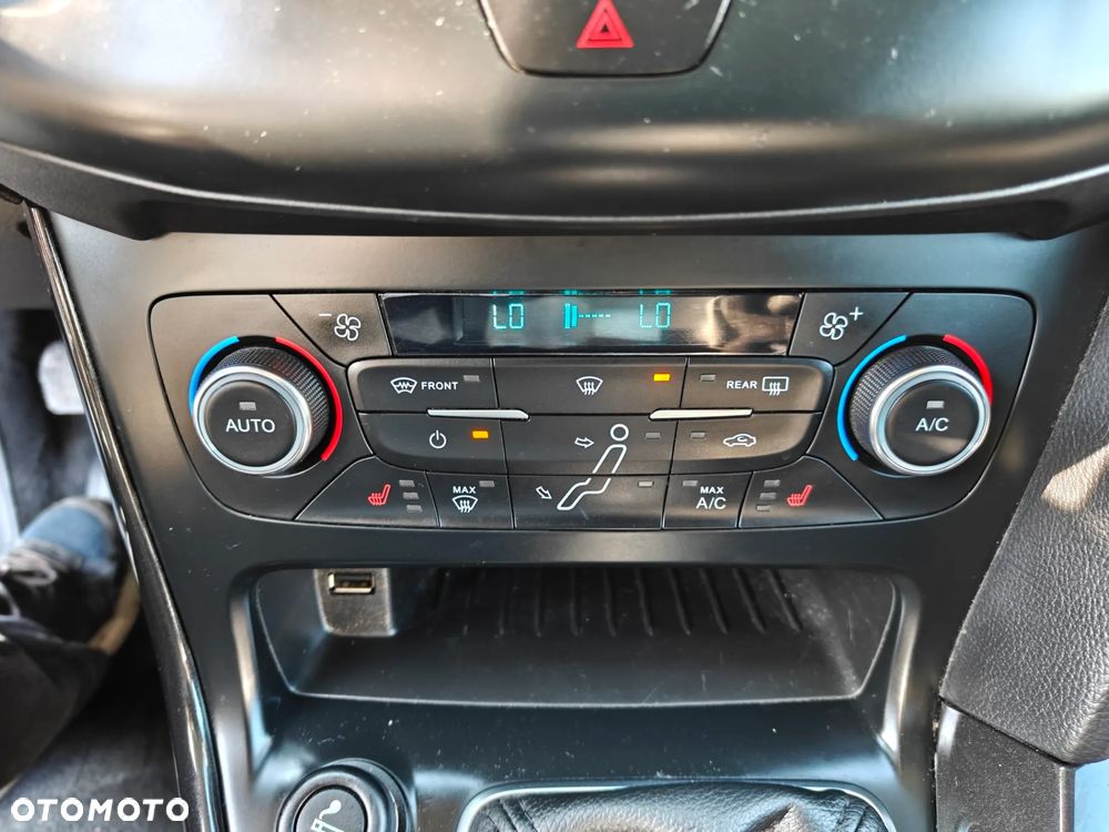 Ford Focus 1.0 EcoBoost Titanium - 13