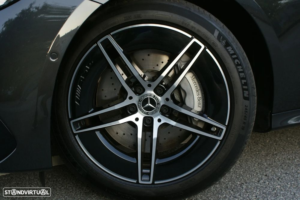 Mercedes-Benz E 300 e AMG Line - 14