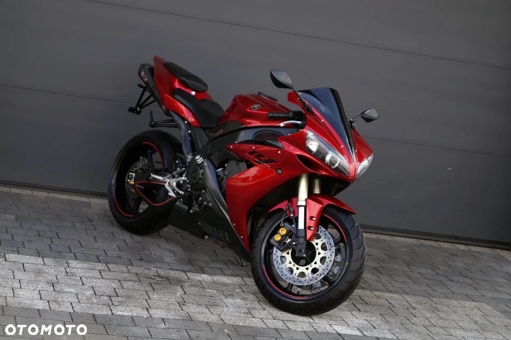 Yamaha R1 - 2