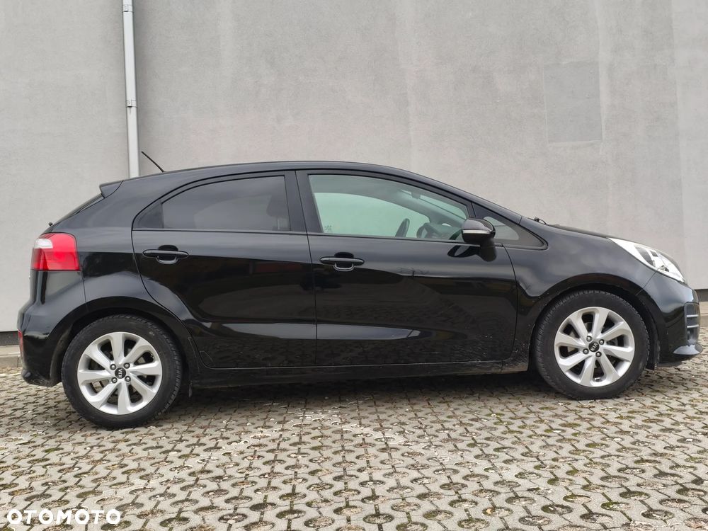 Kia Rio 2015 photo 3