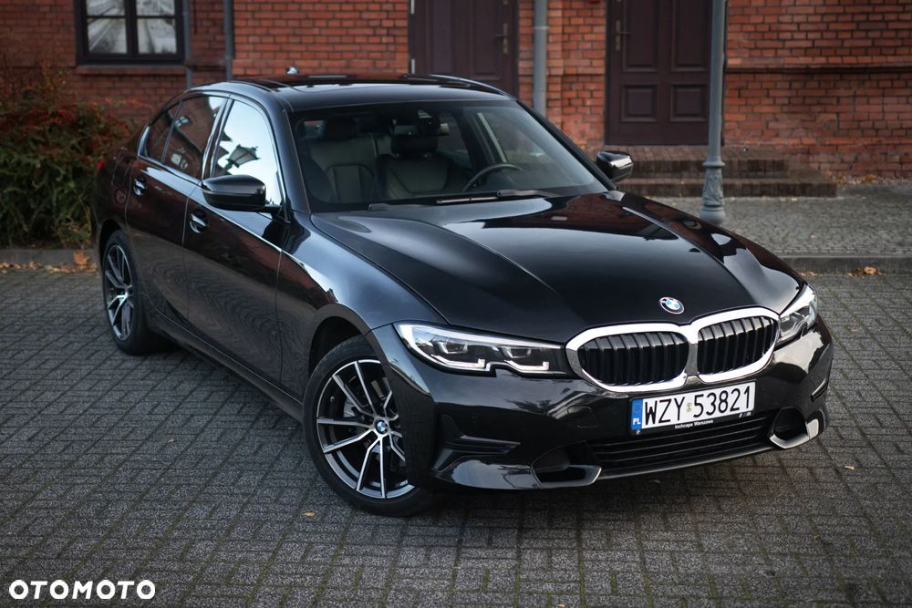 BMW Seria 3 330i xDrive Sport Line - 2
