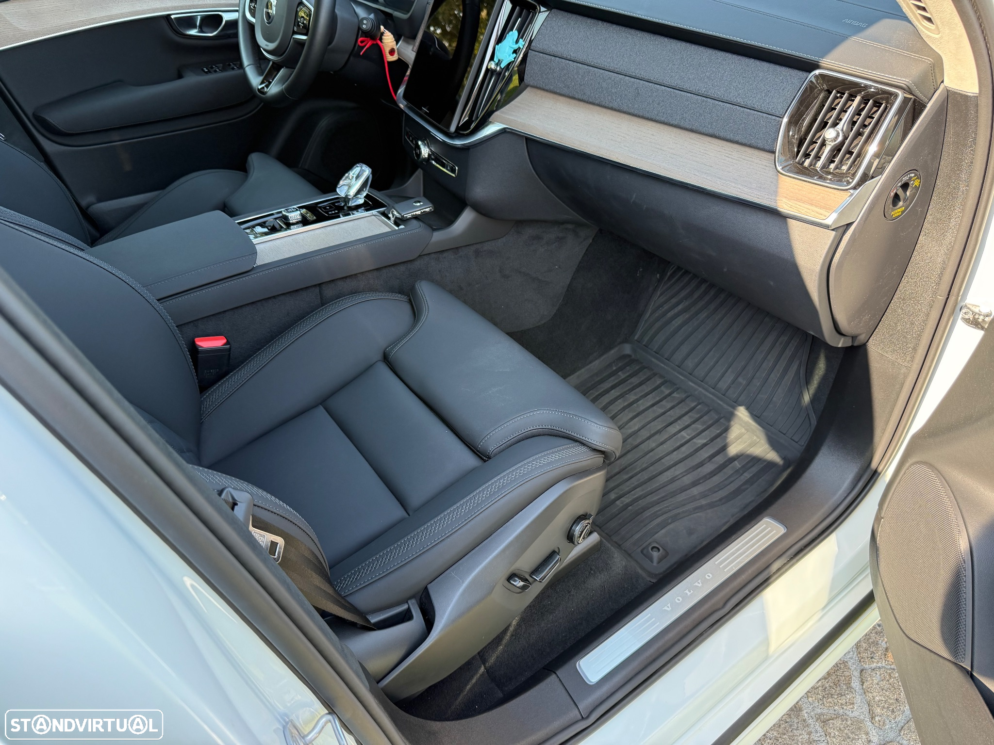 Volvo XC 90 2.0 T8 PHEV Ultra Dark AWD - 32