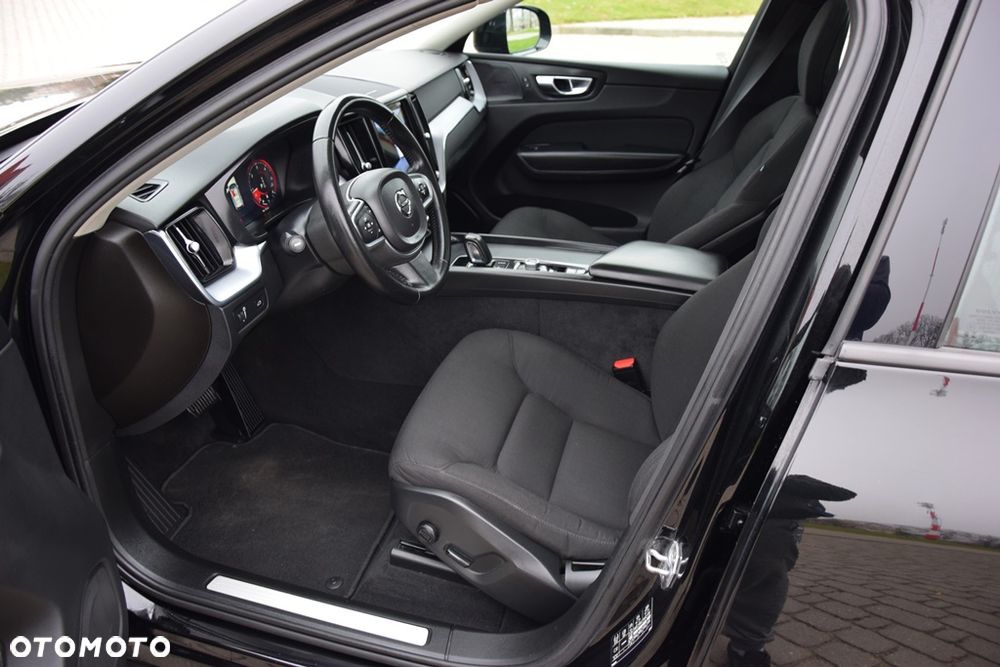 Volvo XC 60 B4 D AWD Geartronic Momentum - 12