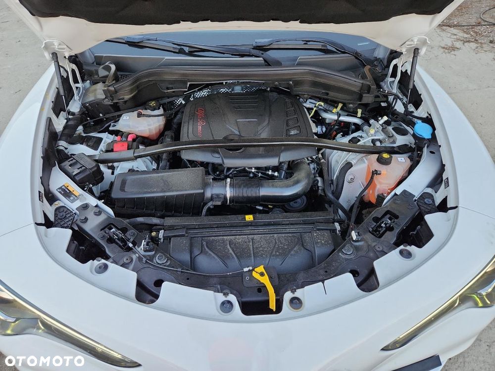 Alfa Romeo Stelvio 2.0 Turbo 16V AT8-Q4 Ti - 12