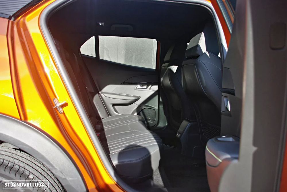 Peugeot 2008 1.2 PureTech GT Line EAT8 - 22