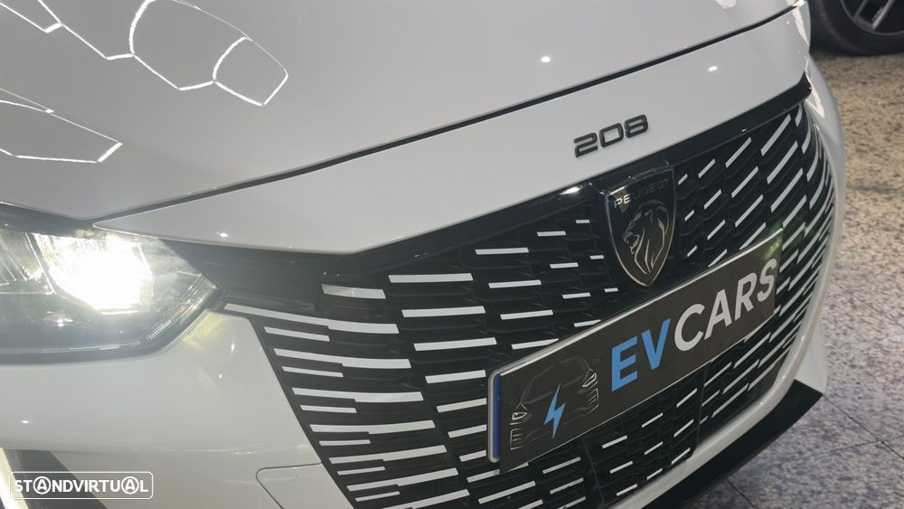 Peugeot e-208 Allure - 9