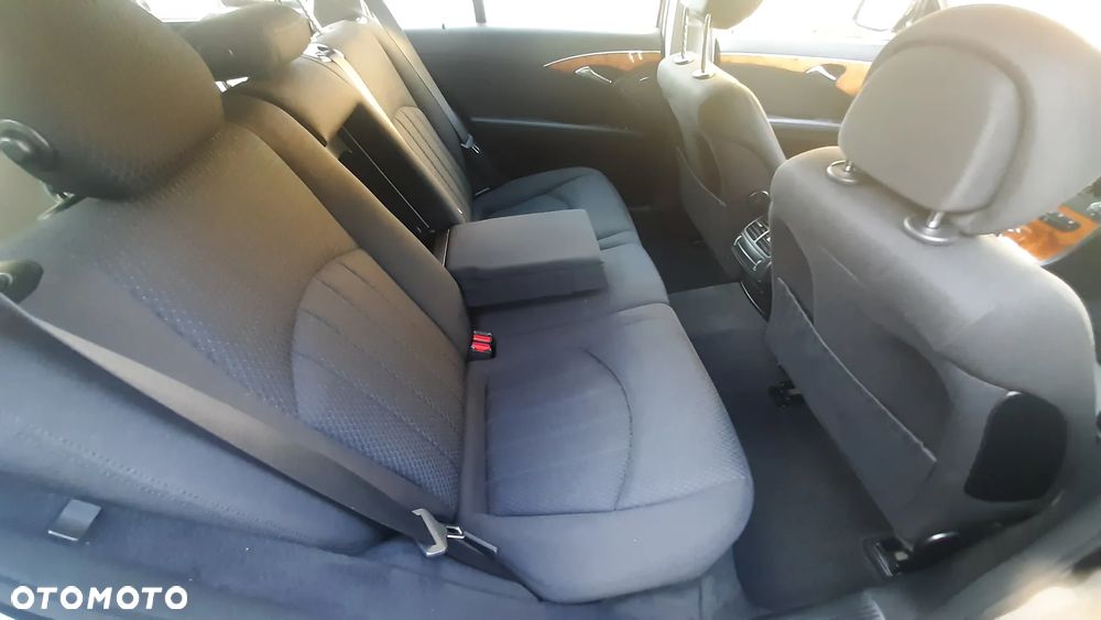 Mercedes-Benz Klasa E 200 T Kompressor Automatik Elegance - 31