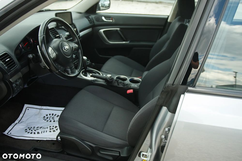 Subaru Legacy Kombi 3.0R Automatik - 27