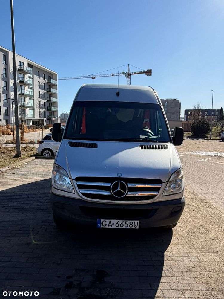 Mercedes-Benz Sprinter - 2