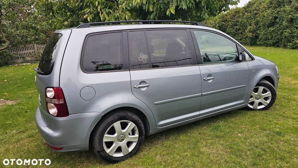 Volkswagen Touran - 5