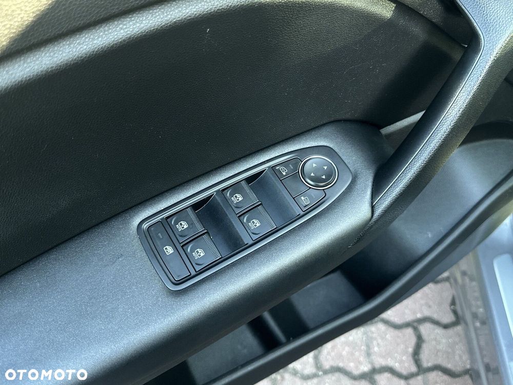 Renault Captur - 32