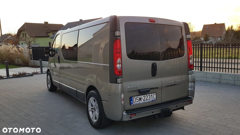Opel Vivaro ver-2-0-tdci-titanium - 4